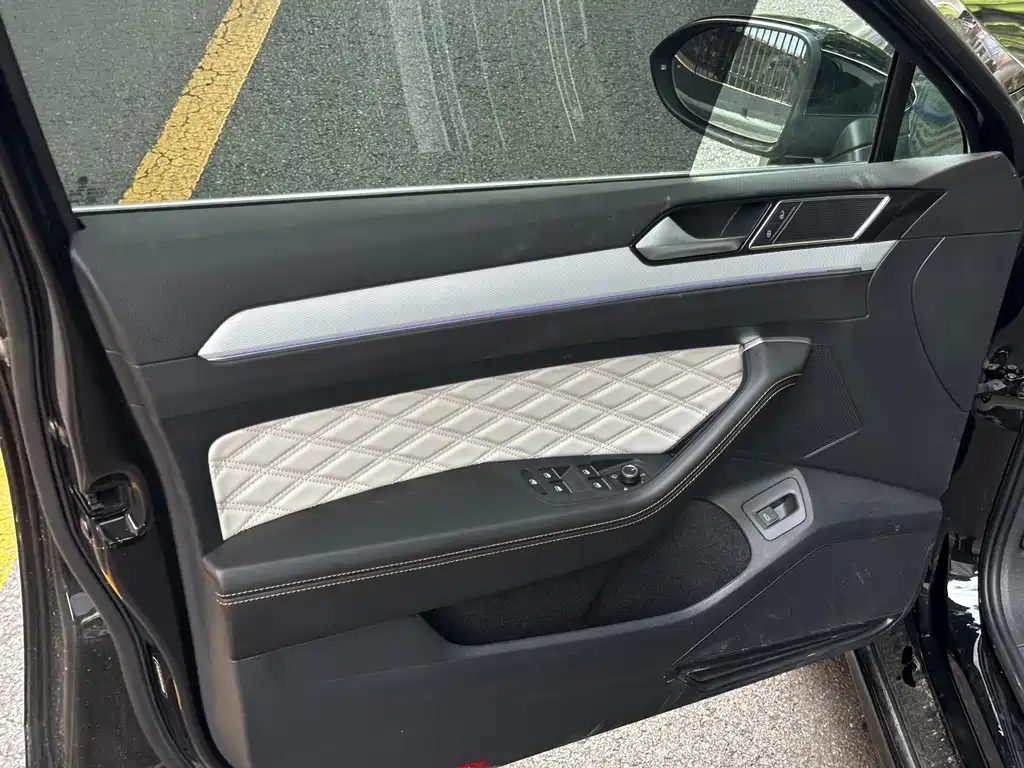 Volkswagen Magotan 2025