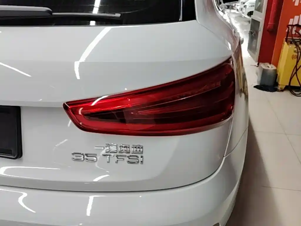 Audi Q3 2015 — фото 8