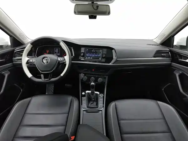 Volkswagen Sagitar 2020