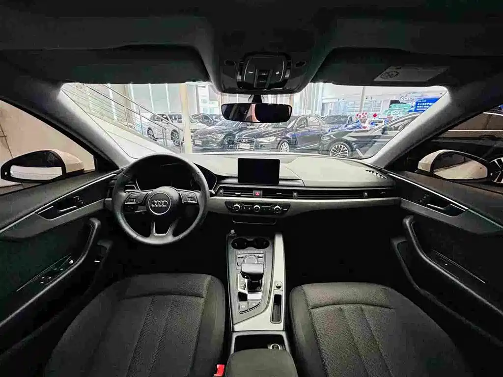 Audi A4L 2019 — фото 14