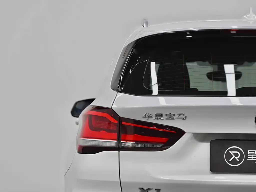 BMW X1 2022 — фото 3