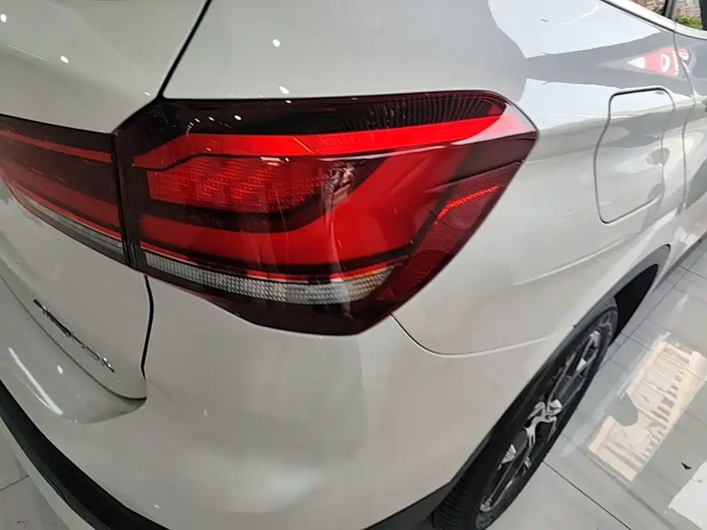 BMW X1 2021 — фото 8