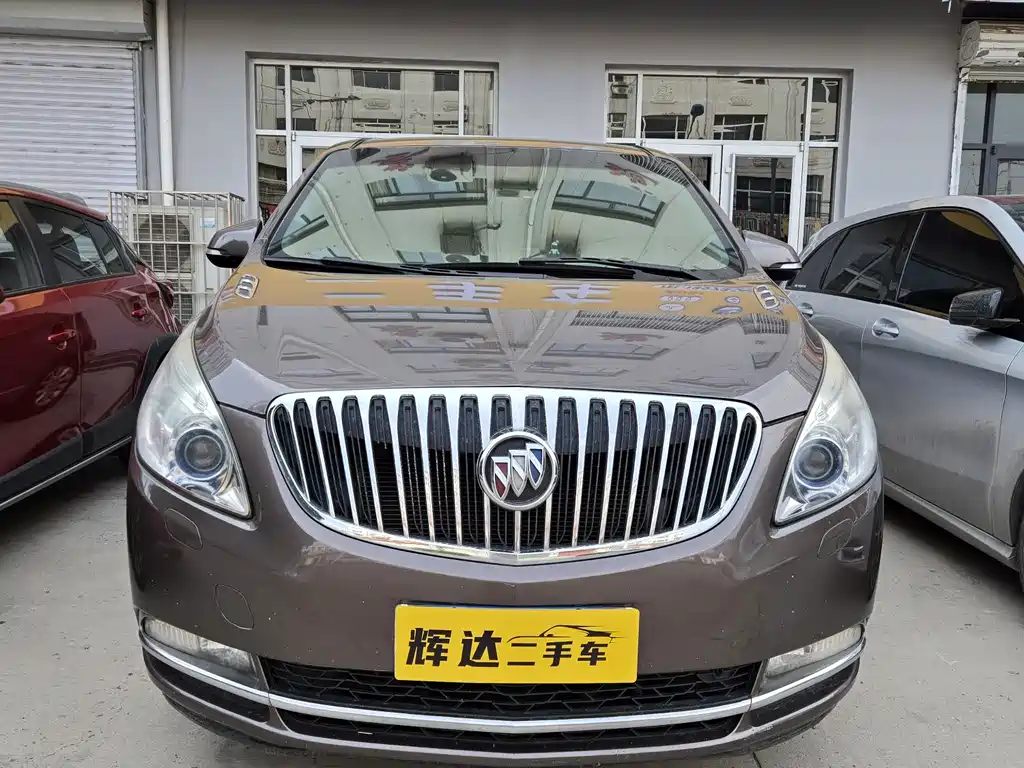Buick GL8 2012