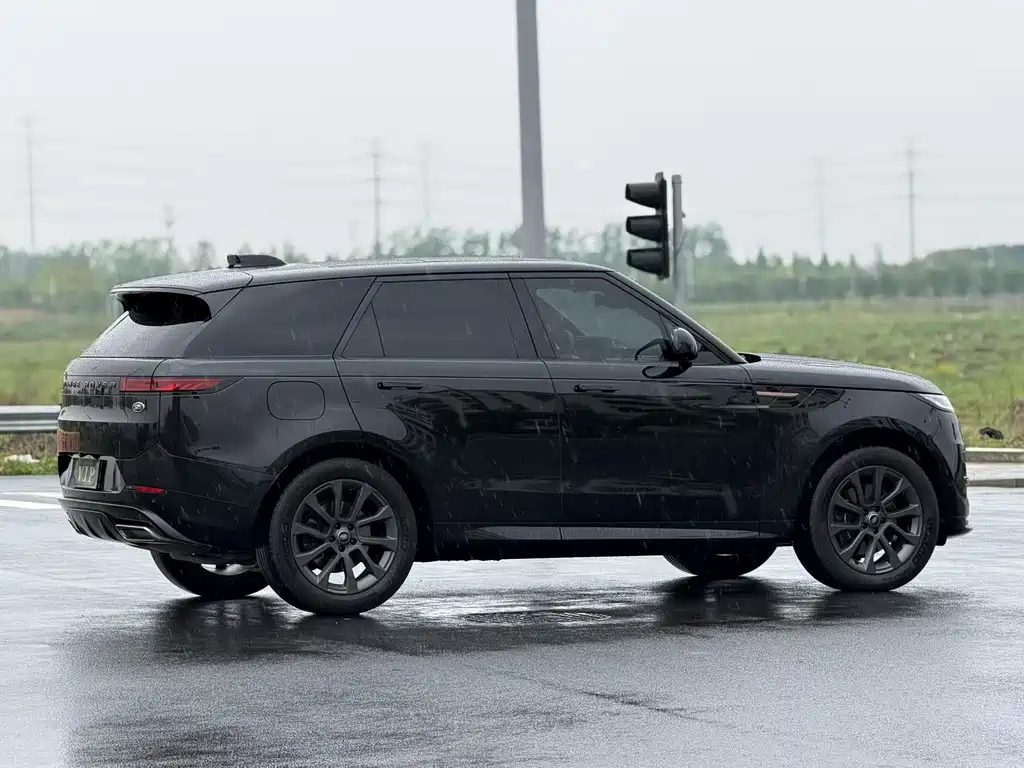 Land Rover Range Rover Sport 2024 — фото 17