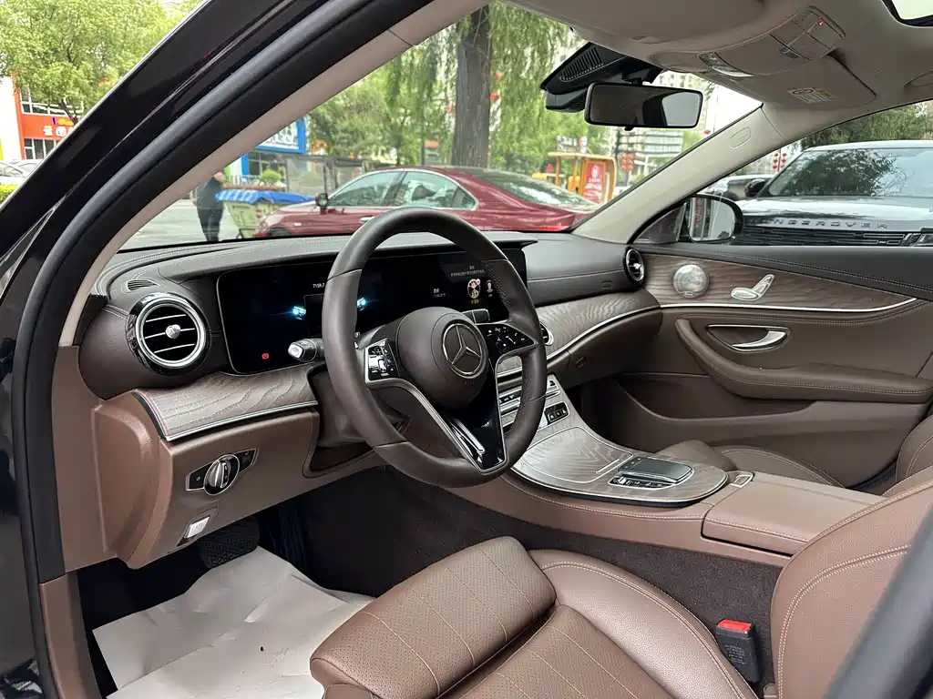 Mercedes-Benz E-Class 2023 — фото 8