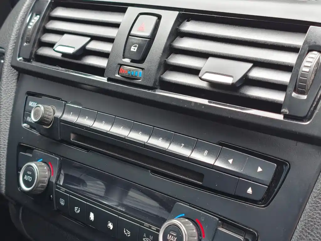BMW 1 Series 2014 — фото 14
