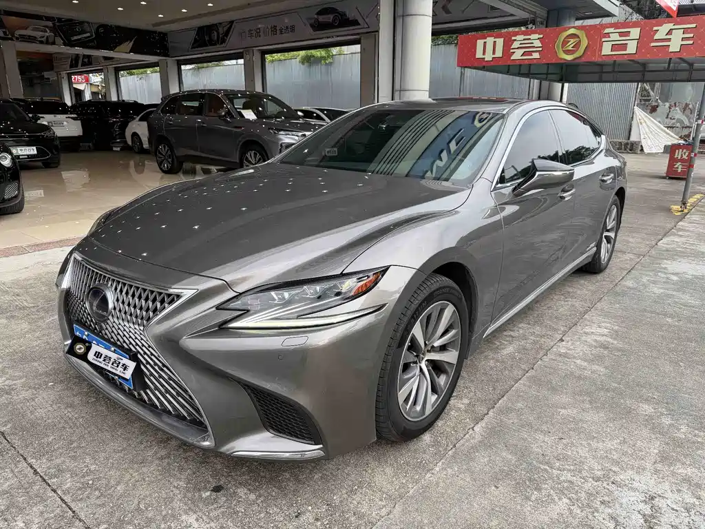 Lexus LS 2020 — фото 1