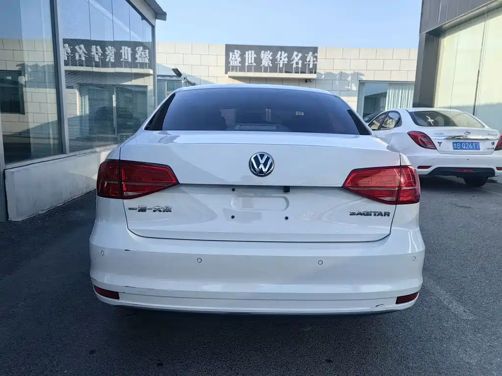 Volkswagen Sagitar 2016
