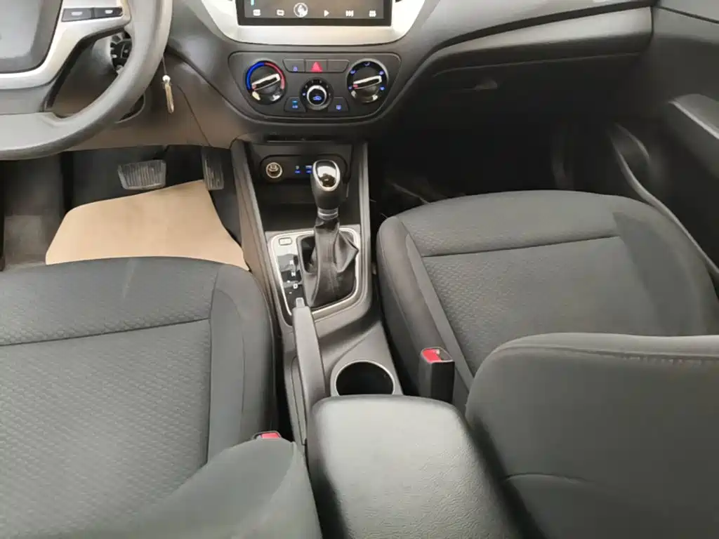 Hyundai Verna 2018 — фото 14