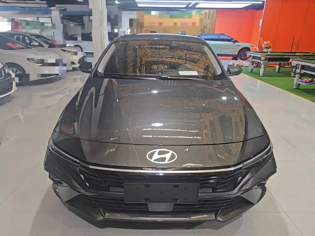 Hyundai Elantra 2025 — фото 3