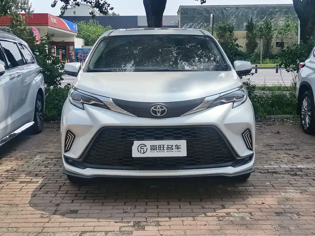Toyota Granvia 2024