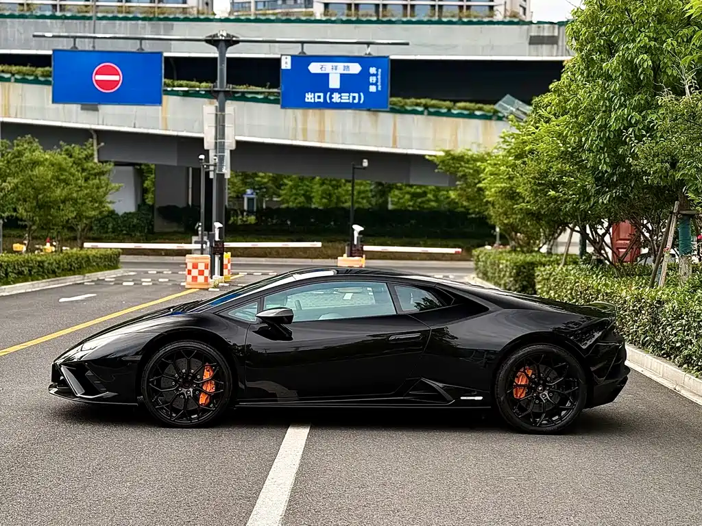 Lamborghini Huracán 2023 — фото 4