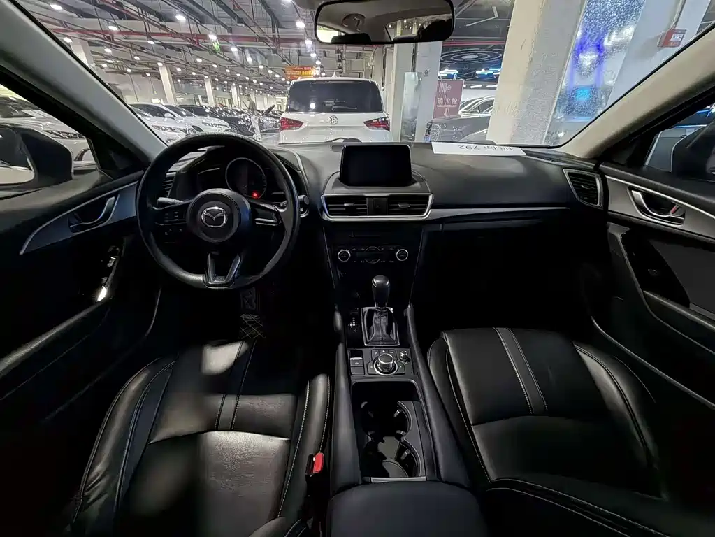 Mazda 3 Axela 2019