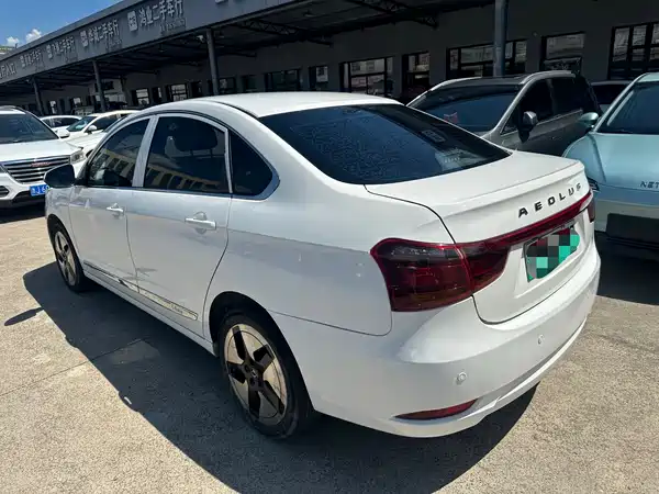 Dongfeng E70 2022