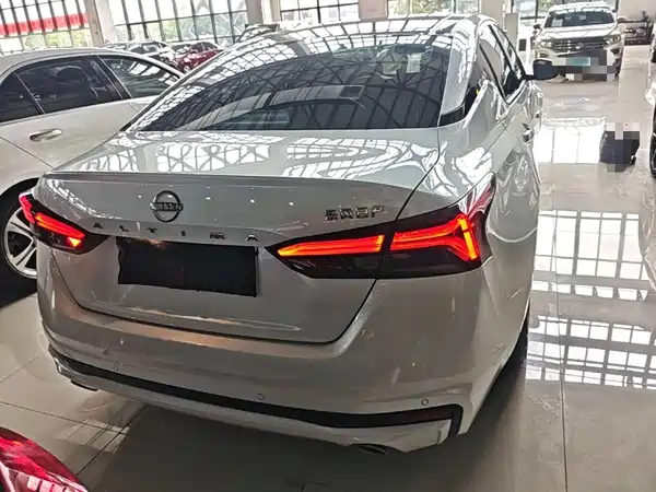 Nissan Teana 2023