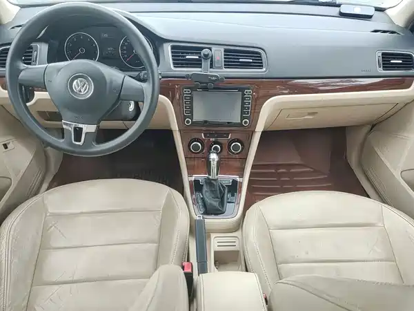 Volkswagen Lavida 2013