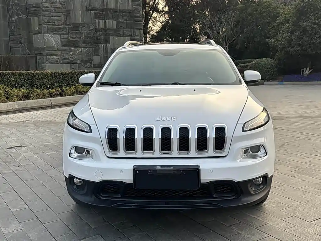 Jeep Cherokee 2015 — фото 2