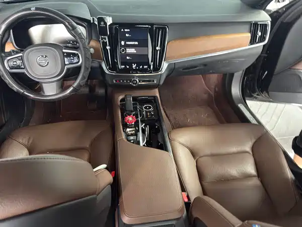 Volvo S90 2021
