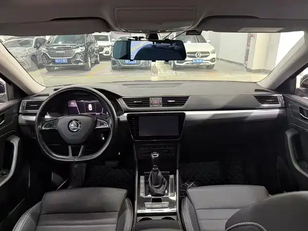 Skoda Superb 2021