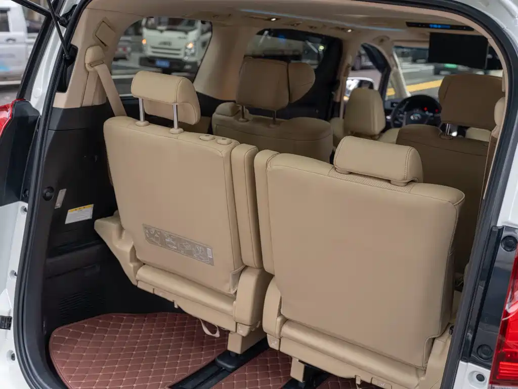 Toyota Alphard 2019 — фото 18