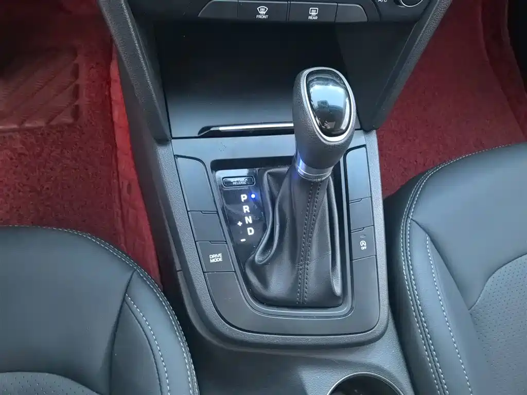 Hyundai Elantra 2019 — фото 6