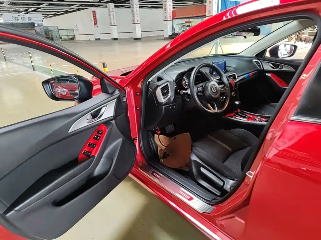 Mazda 3 Axela 2019 — фото 16