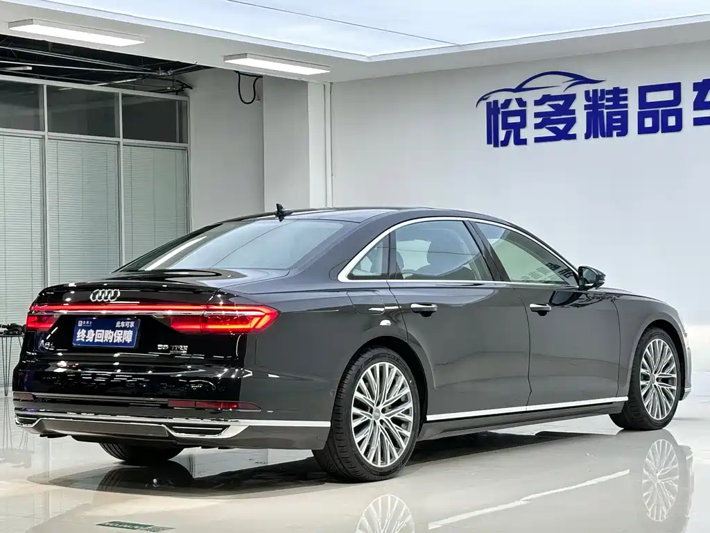 Audi A8 2019 — фото 9