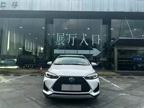 Toyota Yaris L 2021