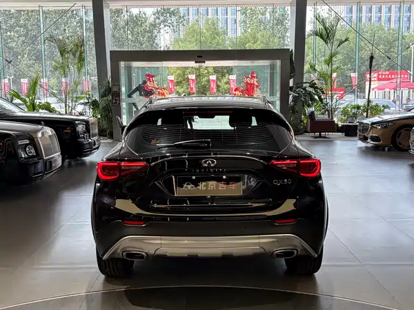 Infiniti QX70 2013