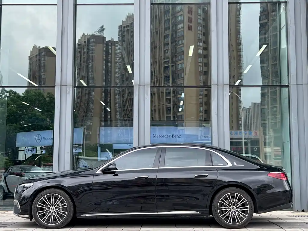 Mercedes-Benz E-Class 2025