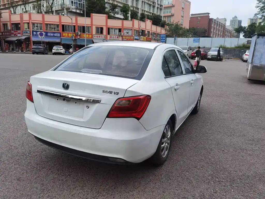 Changan V3 2016 — фото 6