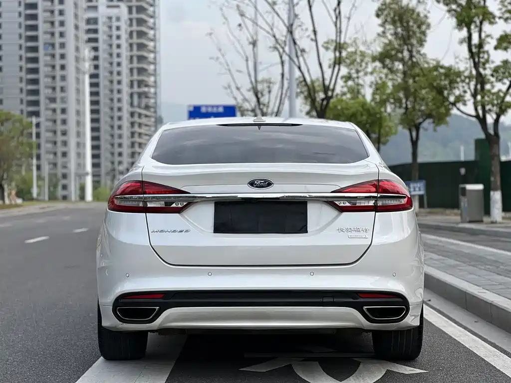 Ford Mondeo 2018 — фото 15