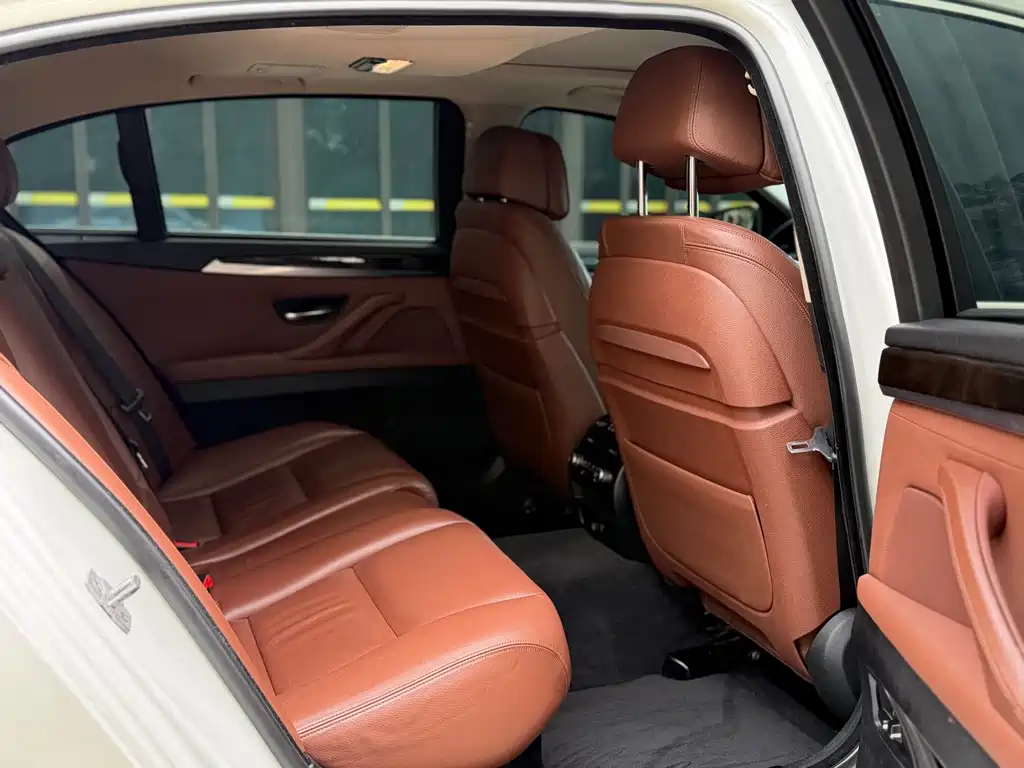 BMW 5 Series 2015 — фото 4