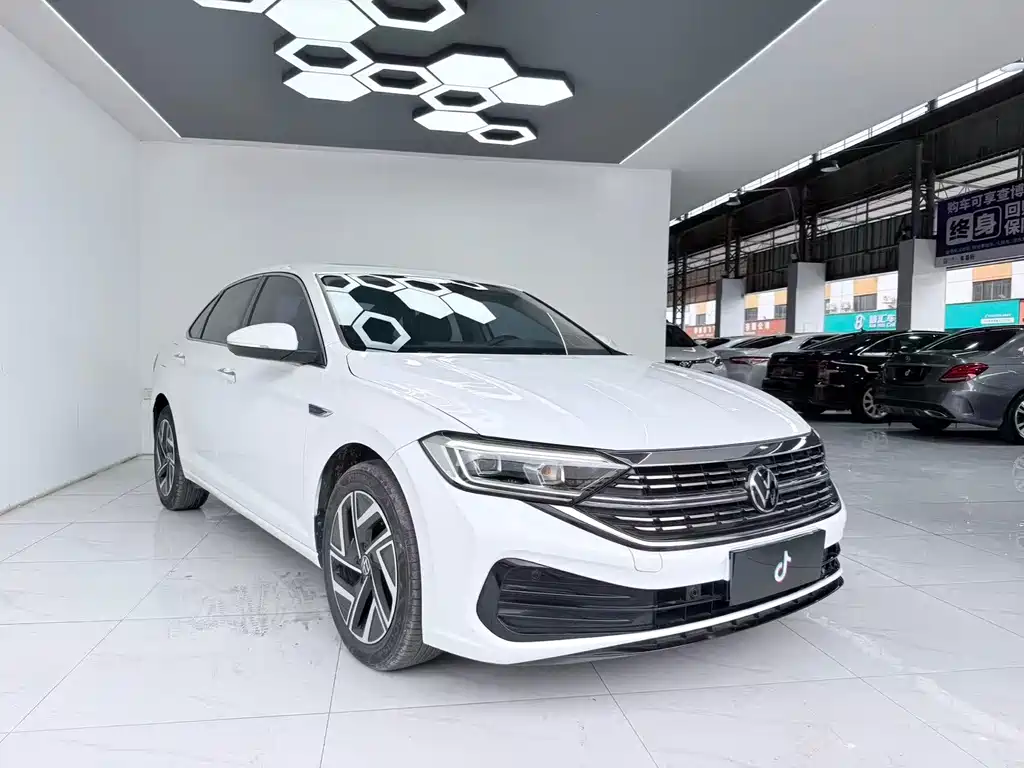 Volkswagen Sagitar 2023