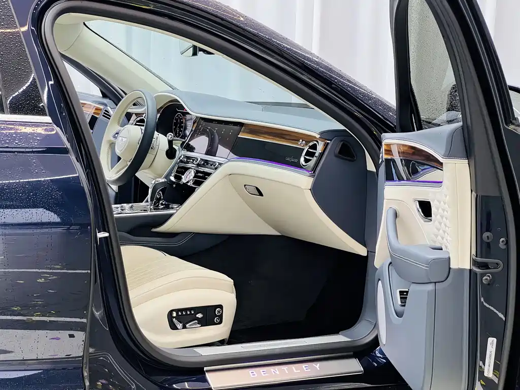 Bentley Flying Spur 2021 — фото 6