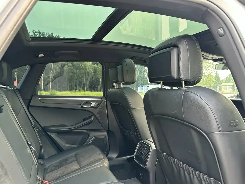 Porsche Macan 2020 — фото 20