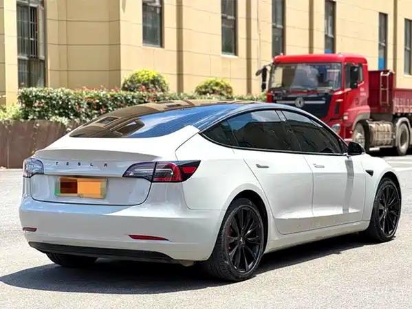 Tesla Model 3 2020