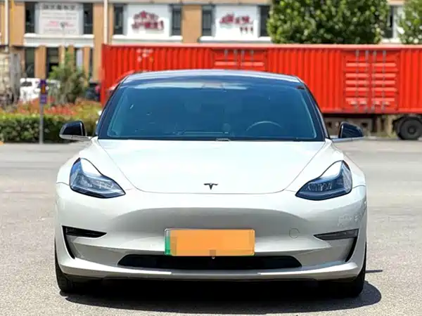 Tesla Model 3 2020