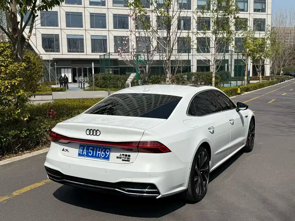 Audi A7L 2023 — фото 5
