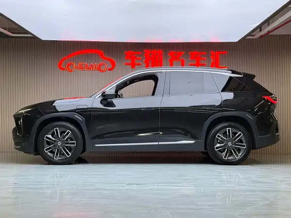 NIO ES6 2020
