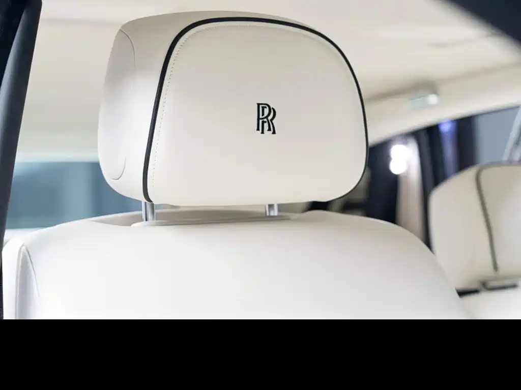 Rolls-Royce Phantom 2018 — фото 17