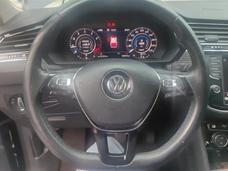 Volkswagen Tiguan L 2018 — фото 15