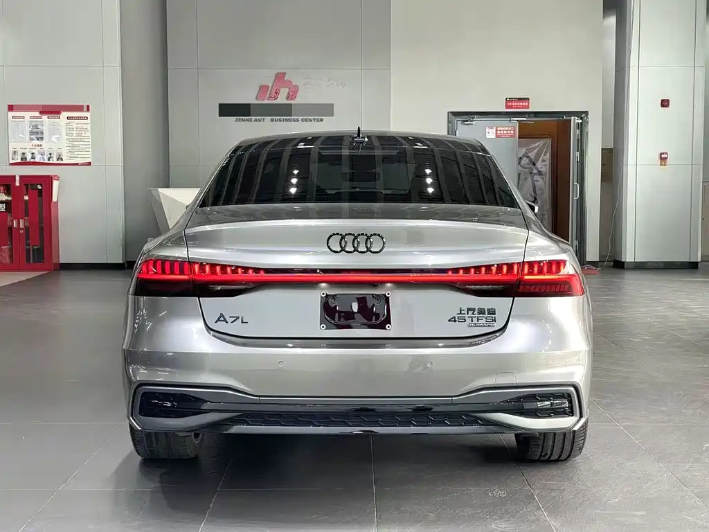 Audi A7L 2025 — фото 8