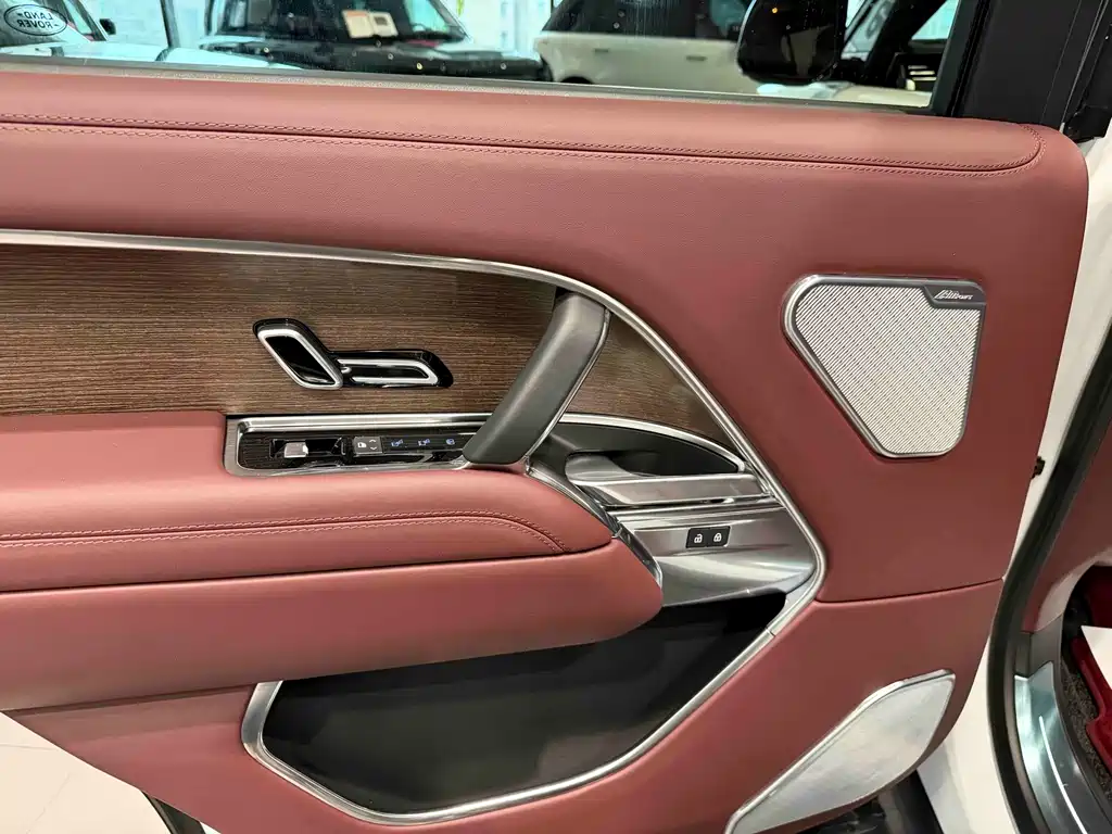 Land Rover Range Rover 2025 — фото 14
