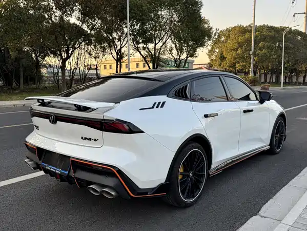 Changan UNI-V 2022