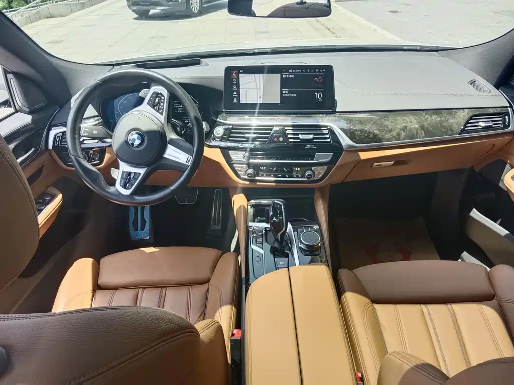 BMW 6 Series GT 2023 — фото 11