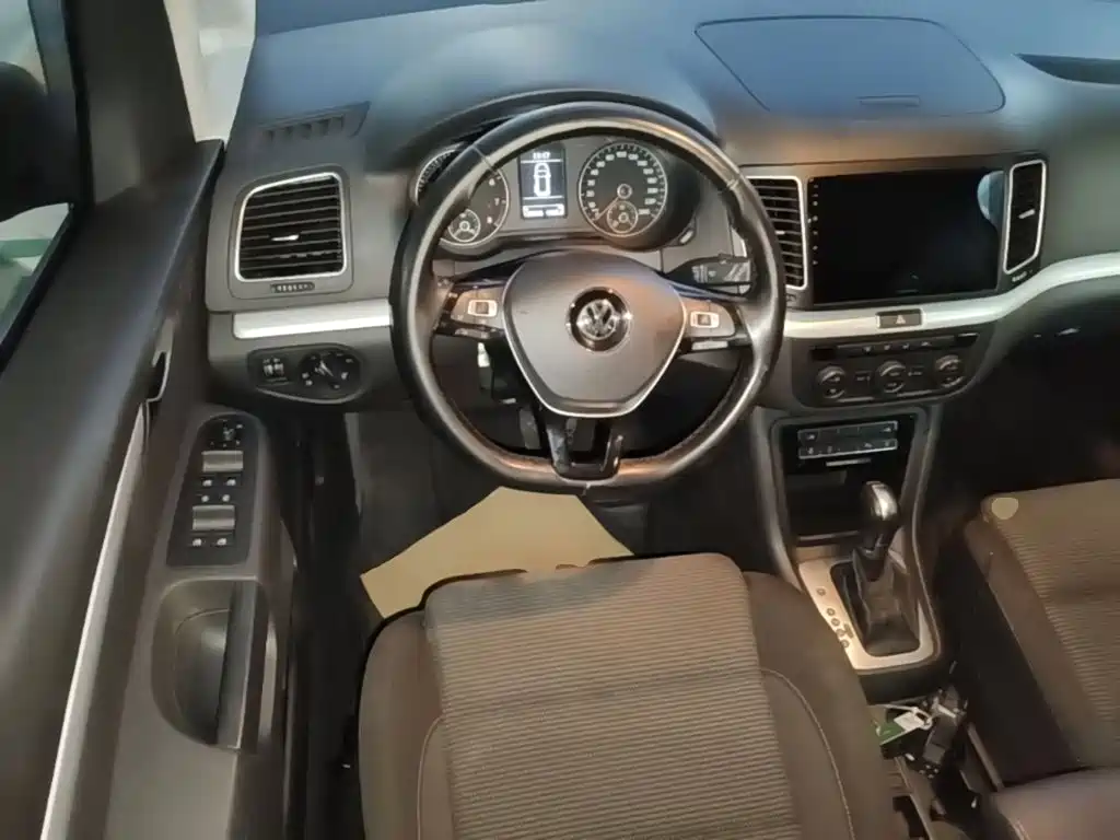 Volkswagen Sharan 2018 — фото 11