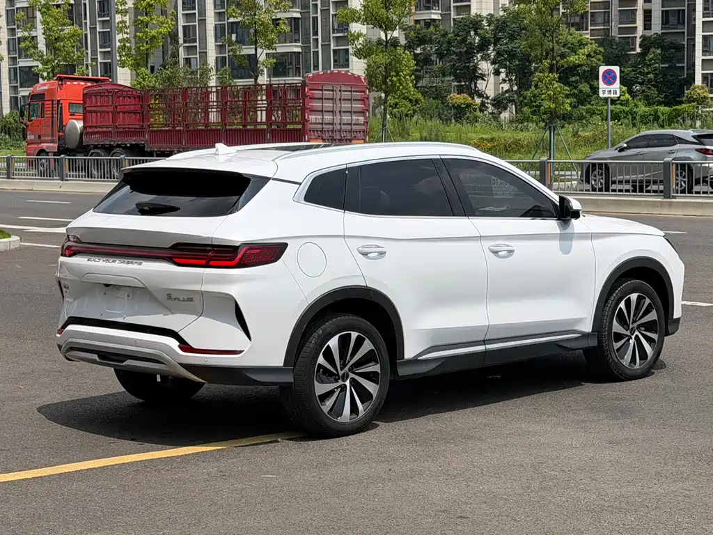 BYD Song PLUS New Energy 2023 — фото 4