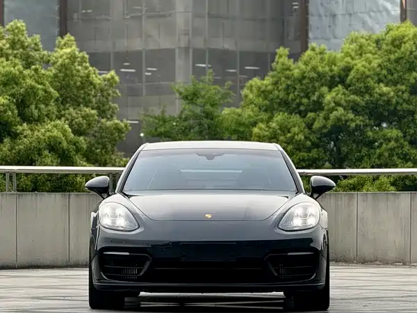 Porsche Panamera 2022