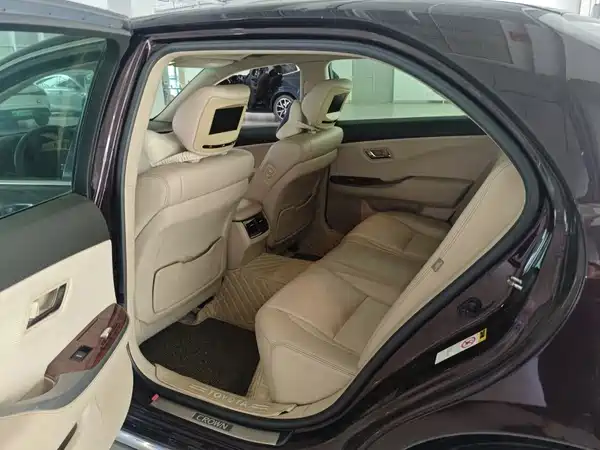 Toyota Crown 2013